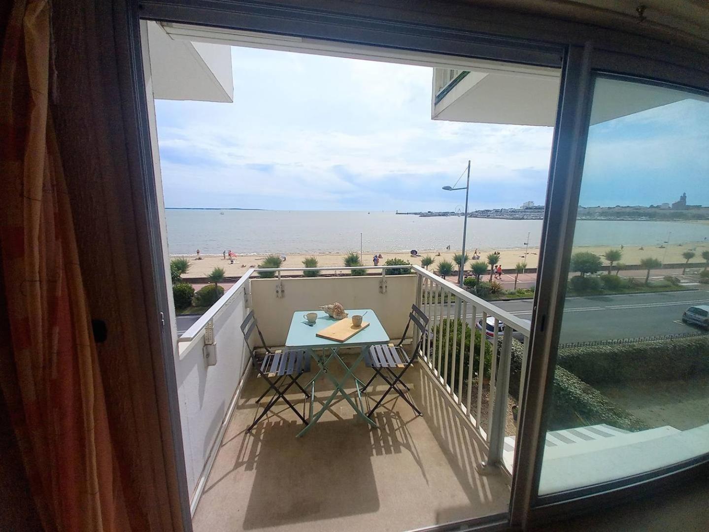 Royan - Vue Mer Pour Cet Appartement Face A La Plage - Grande Conche Exterior photo
