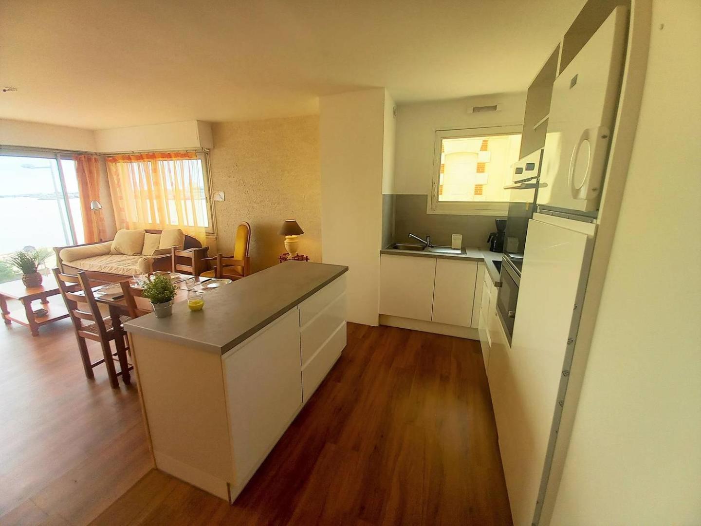 Royan - Vue Mer Pour Cet Appartement Face A La Plage - Grande Conche Exterior photo